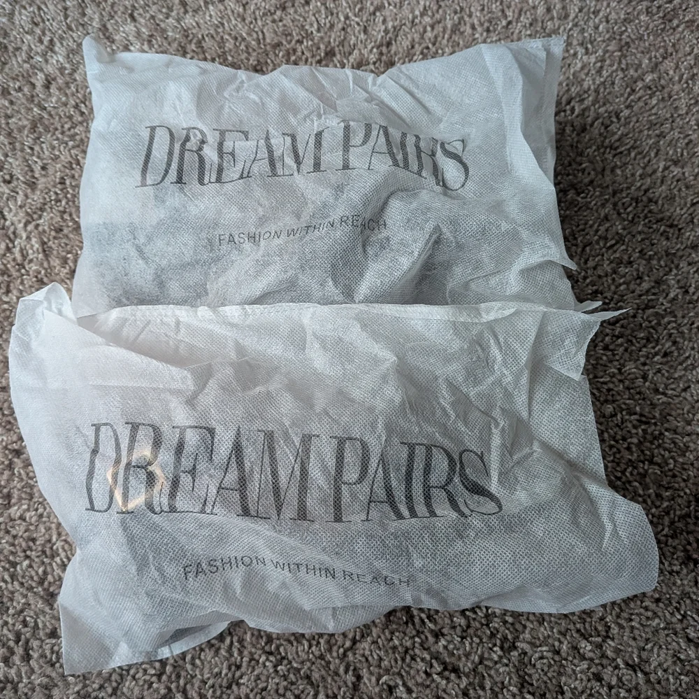 Dream Pairs Chunky Ankle Strap Sandal Heels Size 9 NWT - Picture 9 of 9